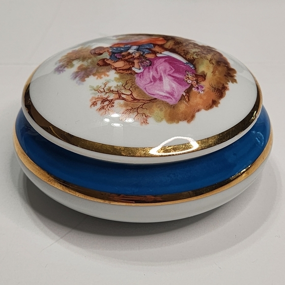 Vtg Limoges Porcelain Trinket Box Victorian Couple France Fragonard Romantic - Picture 9 of 15